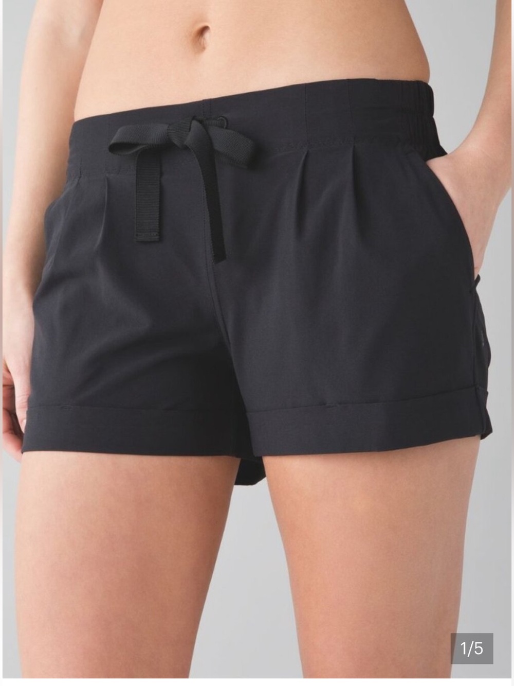 lululemon athletica spring break away Black Drawstring cuffed Shorts